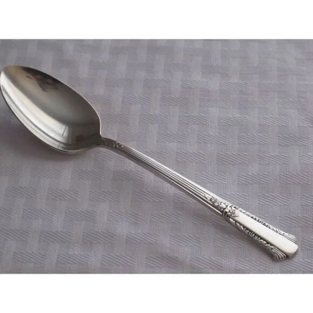 Wm Rogers IS Treasure Vegetable‎ Serving Spoon (s)